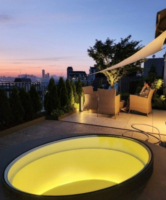 하지원이 사회관계망서비스(SNS)를 통해 자택을 공개했다. 사진=하지원 인스타그램