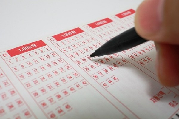 1071회차 로또에서 총 5명의 1등 당첨자가 나왔다. 당첨번호는 ‘1, 2, 11, 21, 30, 35’ 등으로 1등 당첨금은 51억8398만원이다. 사진=픽사베이