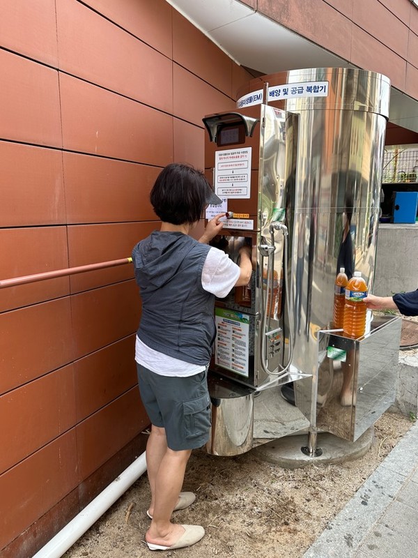 중랑구청이 16일 망우본동, 망우3동 주민센터, 중랑구 환경교육센터에 추가로 설치한 유용미생물군(EM) 복합기의 모습. 사진=중랑구청 제공