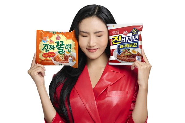 오뚜기는 소비자들의 다양한 입맛을 고려해 색다른 맛의 계절면 2종을 제안했다. 사진=오뚜기 제공