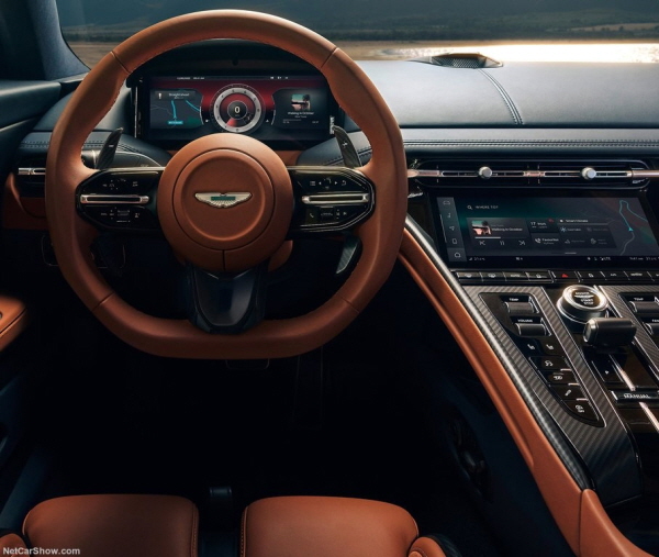 실내는 최고급 천연가죽이 적용됐고 계기반 및 센터페시아는 디지털 버튼이 늘었다. 사진=애스턴마틴 홈페이지