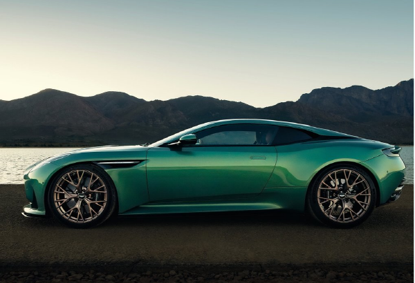 DB12의 디자인은 전통을 계승했다. 사진=애스턴마틴 홈페이지