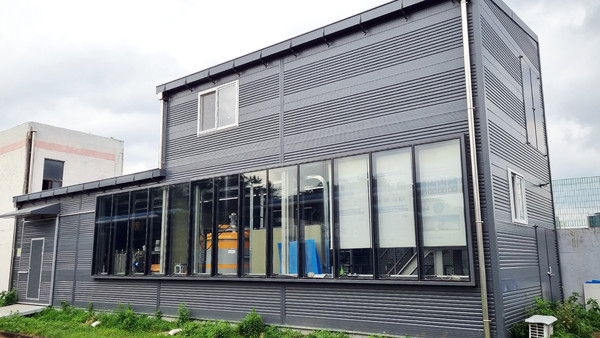 고농도 유기성폐기물을 이용한 그린수소 생산기술 개발을 추진 중인 코오롱글로벌이 30일 서울 성동구 중랑물재생센터에서 ‘탄소저감형 그린수소 생산 통합 실증플랜트’를 준공했다. 사진=코오롱글로벌 제공