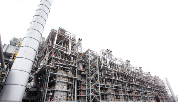 LG화학이 과거 2조6000억원의 투자를 단행한 전남 여수 나프타분해시설(NCC) 2공장 매각에 나섰다. 석유시황 불황에 따른 전통 사업에 대한 비중을 낮추기 위한 전략이다. 사진=LG화학 제공  