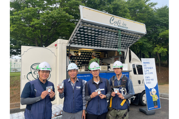 현대엔지니어링이 국내 현장 직원을 위한 간식차 이벤트를 진행했다. 사진=현대엔지니어링 제공