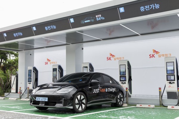 국내 최대 민간 전기차 급속충전기 운영 기업인 SK일렉링크는 지난 2일 청주휴게소에 초급속 충전소를 추가로 오픈했다. 사진=SK일렉링크 제공