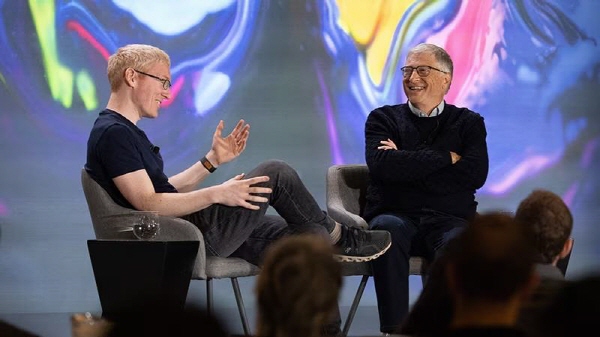 빌 게이츠와 패트릭 콜리전의 유쾌한 ‘미래의 AI’ 대화. 출처=골드만삭스