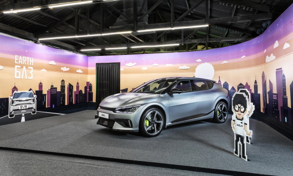 EV6가 전시돼 있는 ‘지구 6A3’ 내부 모습. 사진=기아 제공