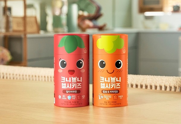 롯데칠성음료가 어린이 영양 관리를 위한 건강기능식품 ‘크니쁘니 헬시키즈’를 출시했다. 사진=롯데칠성음료 제공