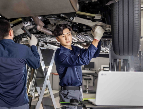 볼보자동차코리아는 침수 피해 차량에 대해 무상점검 서비스를 실시한다. 사진=볼보자동차코리아 제공
