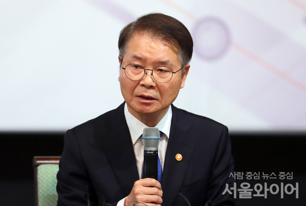 고용노동부가 내년도 실업급여를 2700억원 줄였다. 사진=서울와이어 DB