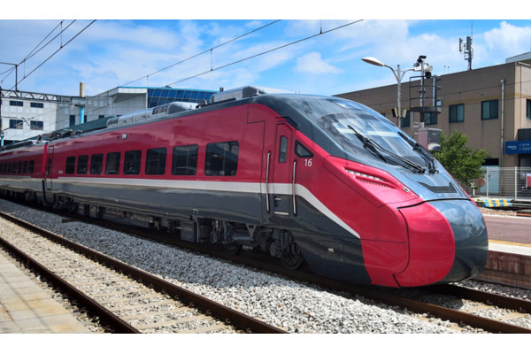 첫 운행을 시작한 'ITX-마음'이 첫날부터 이용객들 사이에서 불편하다는 민원제기를 받았다. 사진=코레일 제공