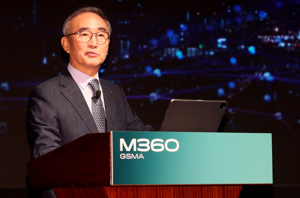 김영섭 KT 대표가 M360 APAC 콘퍼런스에서 기조연설을 하고 있다.(사진=이태구 기자)/서울와이어