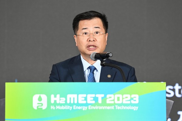 강경성 산업통상자원부 2차관이 13일 경기 고양시 킨텍스에서 열린 H2 MEET 2023 개막식에서 축사하고 있다. 사진=연합뉴스 제공