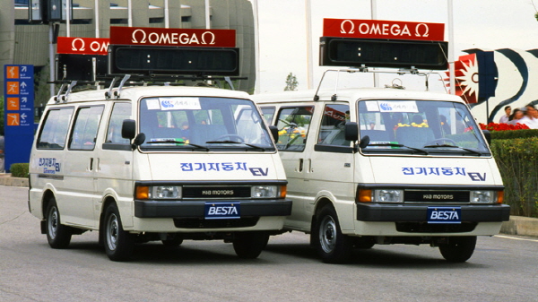 기아는 1980년대 전기자동차를 선보여 각종 행사에서 사용한 경험이 있다. 사진=현대차그룹