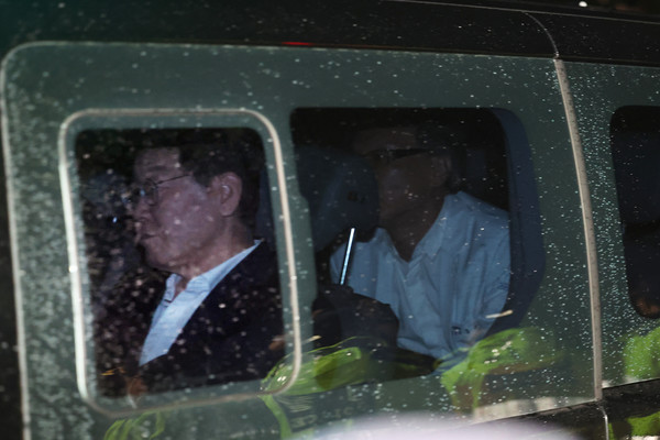 법원이 백현동 개발사업 관련 배임 혐의와 대북송금 관련 뇌물 혐의 등을 받는 이재명 더불어민주당 대표에 구속영장을 기각했다. 이에 서울구치소로 이동해 대기 중이던 이 대표는 즉각 석방될 예정이다. 사진=연합뉴스 