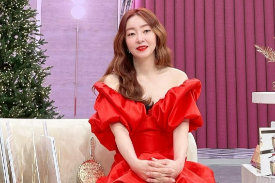 홈쇼핑 생방송 중 욕설을 해 물의를 일으켰던 쇼호스트 정윤정씨의 복귀가 결국 없던 일이 됐다. 사진=정윤정 인스타그램 캡처