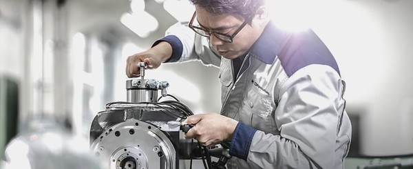 국내 1위, 세계 3위권 공작기계회사로 발돋움 한 DN솔루션즈가 장비의 전체 라이프 사이클을 매니지먼트해 통합 관리 환경을 구현할 수 있는 고객 맞춤형 스핀들 솔루션 서비스를 선보였다. 사진=DN솔루션즈 제공