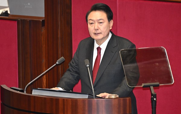 윤석열 대통령이 31일 국회에서 '2024년도 예산안'에 대한 시정연설에서 사회적 약자를 더욱 두텁게 지원하겠다고 약속했다. 사진=이태구 기자