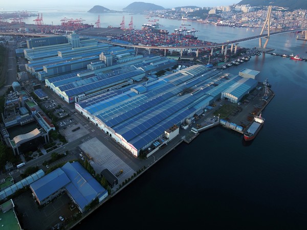 올해 6월 동국제강그룹에서 인적분할돼 신설된 철강사업법인 냉연사업회사 동국씨엠이 서스틴베스트 ESG종합평가서 최고등급 'AA'를 획득했다. 동국제강 부산공장 전경. 사진=동국제강 제공