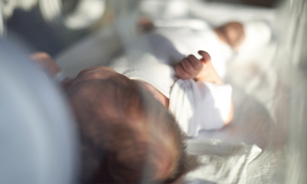 통계청이 29일 발표한 ‘9월 인구 동향’에 따르면 올해 3분기에 태어난 아이는 5만6794명으로 집계됐다. 지난 2분기(0.7명)에 이어 간신히 비슷한 수준을 유지한 것으로 나타났다. 