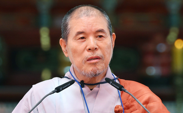 자승 스님이 지난 3월23일 서울 종로구 조계사에서 열린 상월결사 인도순례 회향식에서 회향사를 하고 있다. 사진=연합뉴스 제공