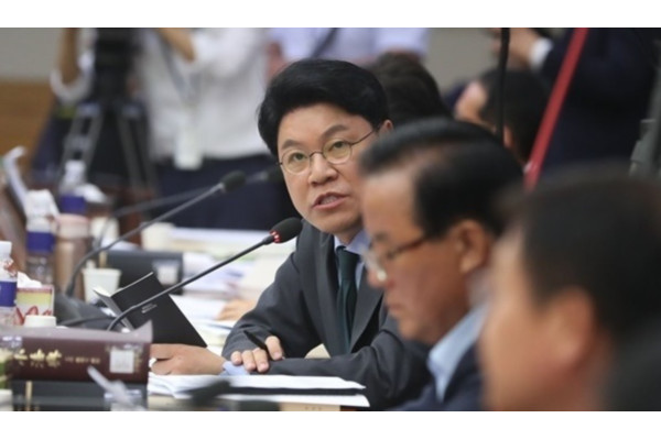 친윤 핵심 인물로 꼽히는 이날 오전 10시 장제원 국민의힘 의원이 총선 불출마를 공식 선언할 전망이다. 사진=연합뉴스