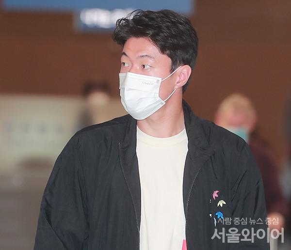 경찰이 성관계 불법촬영과 피해자 신상 공개에 따른 2차 가해 혐의 등으로 이르면 오는 27일 경찰에 출석할 것으로 보인다. 사진=서울와이어 DB