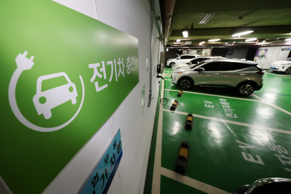 올해 국고보조금이 남아돌 정도로 전기차 수요가 급락하고 있다. 사진=연합뉴스