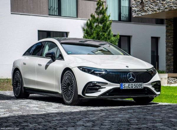 EQS는 메르세데스-벤츠 전기차 중 최상위 모델이다. i7, 모델S 등과 경쟁한다. 사진=메르세데스-벤츠