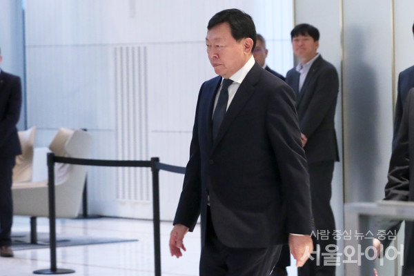 신동빈 롯데그룹 회장이 신격호 명예회장 추도식에 참석하고 있다. 사진=서울와이어 DB