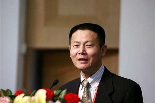 중국 정부가 우칭 전 상하이증권거래소 이사장을 증권감독관리위원회 주석 겸 당서기로 임명했다
