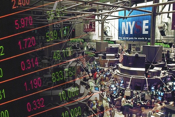 14일(현지시간) 뉴욕증권거래소(NYSE)에서 나스닥종합지수는 203.55포인트(1.30%) 뛴 1만5859.15로 거래를 끝냈다. 사진=서울와이어 DB