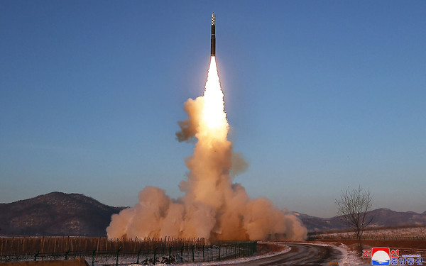 북한이 러시아에 제공한 것으로 추정되는 북한산 탄도미사일 (자료사진, AFP=연합뉴스)
