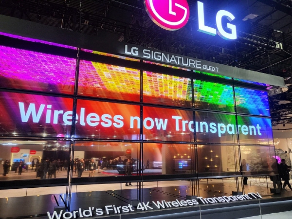 중국 디스플레이시장이 빠르게 성장하며 한국 디스플레이 업계가 이에 대한 철저한 대비를 해야 된다는 의견이 나온다. 사진=연합뉴스