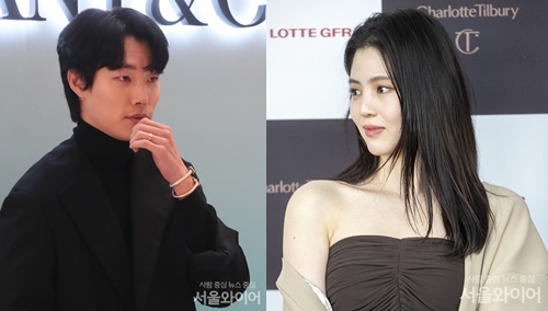 배우 류준열(왼쪽)과 한소희의 하와이 목격담이 열애설로 이어졌다. 사진=서울와이어 DB