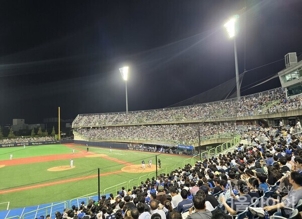                   2024 KBO리그 프로야구 삼성라이온즈와 두산베어스 경기 전경.(사진=포항시)