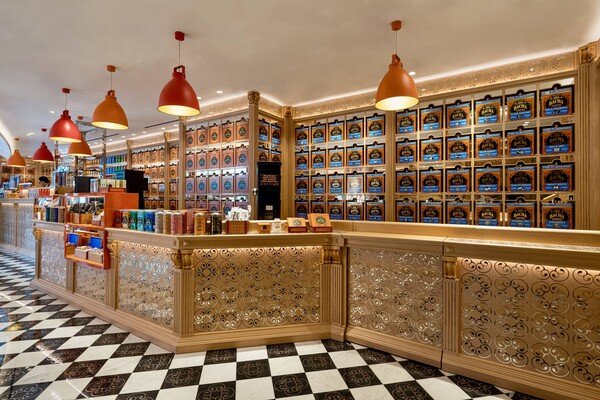 바샤커피 청담 플래그십 스토어 1층. 사진=롯데백화점 제공