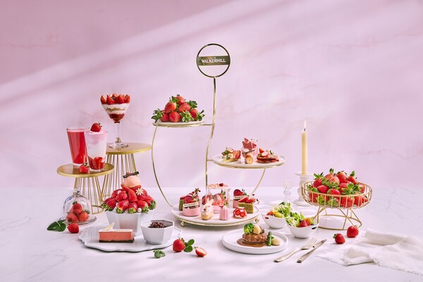 딸기 디저트를 다채롭게 즐길 수 있는 워커힐의 ‘러블리 스트로베리’ 사진= 워커힐 호텔앤리조트 제공