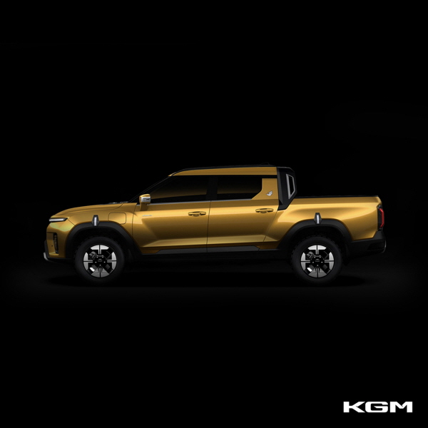 KGM이 새롭게 선보이는 무쏘EV 티저 이미지. 사진=KGM