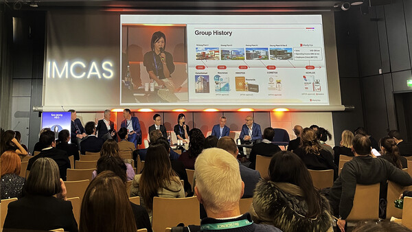 지난 1일(현지 시간) 국제미용성형학회(IMCAS)에서 열린 보툴리눔 톡신 제제 파이프라인과 미래 특별 세션에서 허수정 분당 스킨영클리닉 원장이 발표를 하고 있다.(사진=메디톡스)