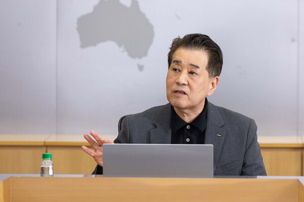 장인화 포스코그룹 회장이 3월 27일 서울 포스코센터에서 열린 그룹기술전략회의를 주재하고 있다.(사진=포스코홀딩스)