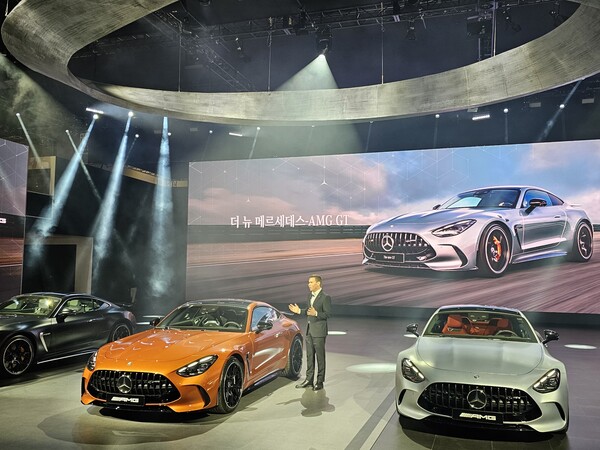 마티아스 바이틀 메르세데스-벤츠 코리아 대표가 신차를 소개하고 있다. 사진=연합뉴스
