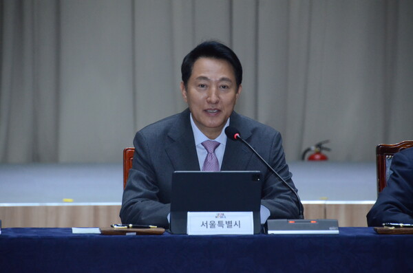 오세훈 서울시장이 '서울배달+ 땡겨요 활성화를 위한 치킨 프랜차이즈 상생 협약식'에서 발언하고 있다. 사진=한국프랜차이즈산업협회 제공