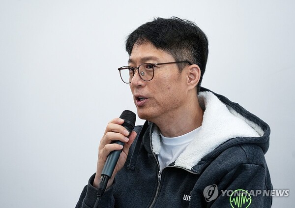 국내 주요 가상자산 거래소 협의체인 DAXA(디지털자산거래소 공동협의체)가 가상화폐 위믹스의 거래지원을 종료하기로 한 데 대해 김석환 위믹스 재단 대표는 “최대한 성실히 소명했음에도 거래지원이 중단된 것은 유감스럽다”며 “가처분 신청 등 법적 절차를 준비 중”이라고 말했다. 사진=연합뉴스