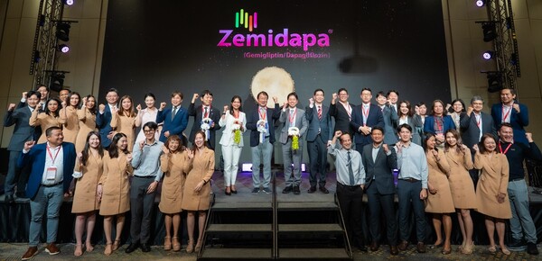 LG화학 제미다파 태국 출시 기념사진.(사진=LG화학)