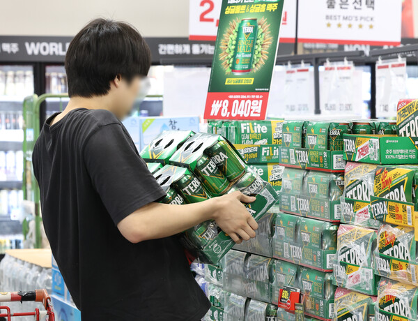 하이트진로가 맥주류 제품의 공장 출고 가격을 인상한다. 사진=연합뉴스