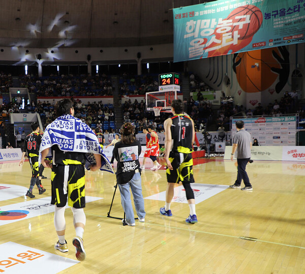 동아오츠카가 어린이 심장병 환우를 돕기 위한 희망농구올스타 자선경기에 후원했다. 사진=동아오츠카