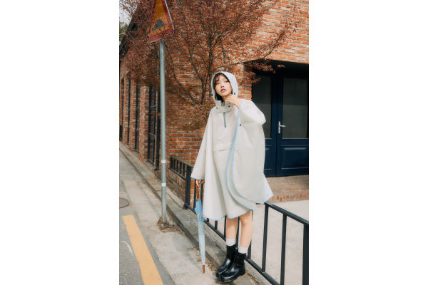 빈폴액세서리 2025년 애니웨더 라인 화보. 사진=삼성물산 패션부문 제공