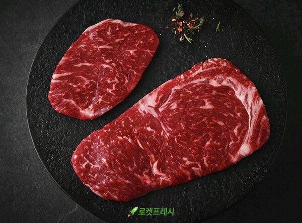 쿠팡 로켓프레시 숙성 한우 등심 제품컷. 사진=쿠팡 제공
